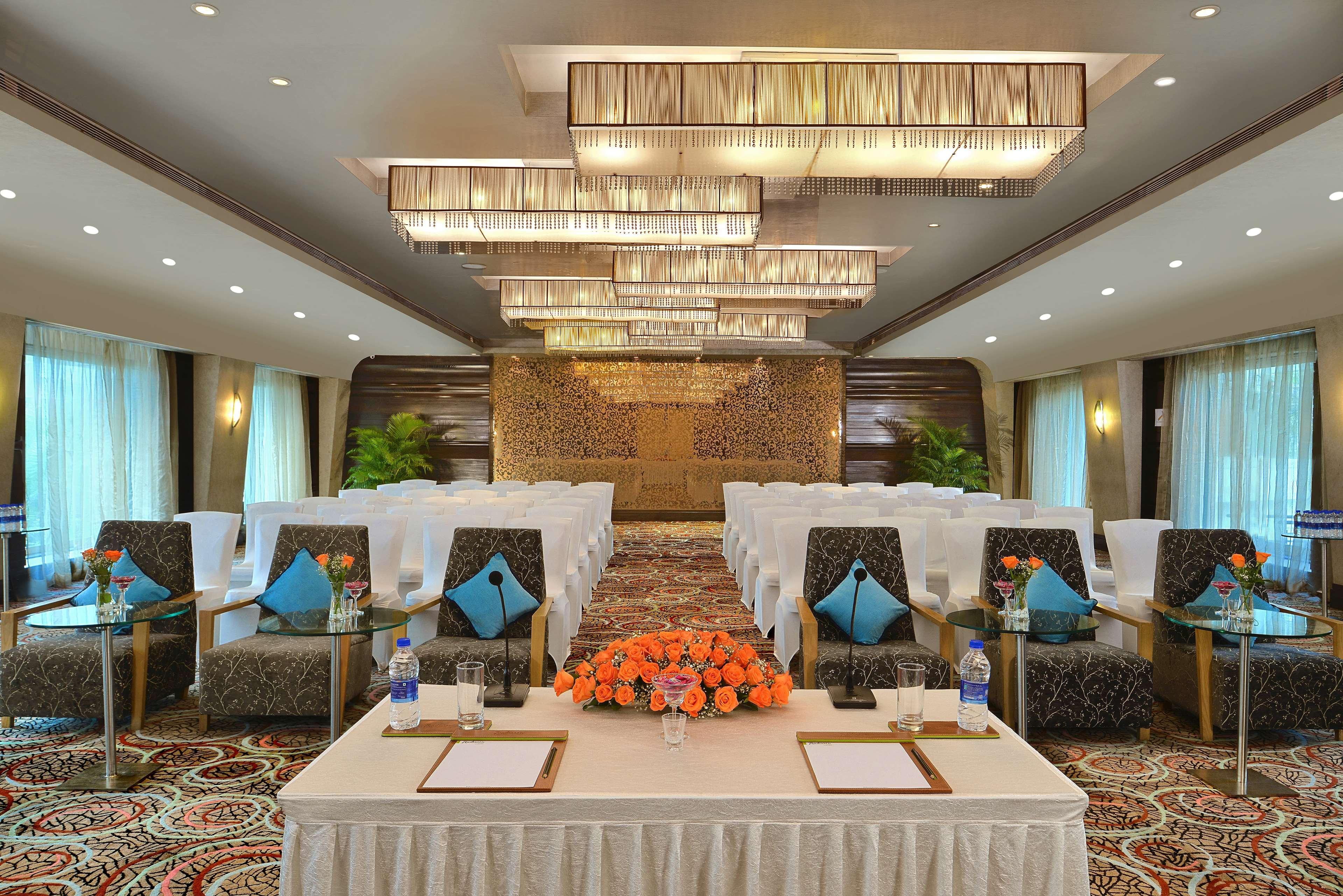 होटल Radisson Goregaon 4*